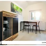 Aco Living - A Cheap Overnight Апартаменты