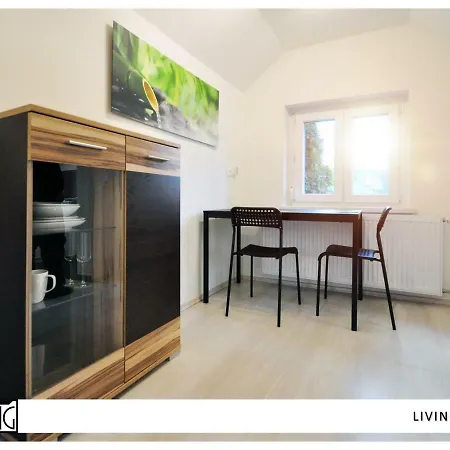 Aco Living - A Cheap Overnight Апартаменты